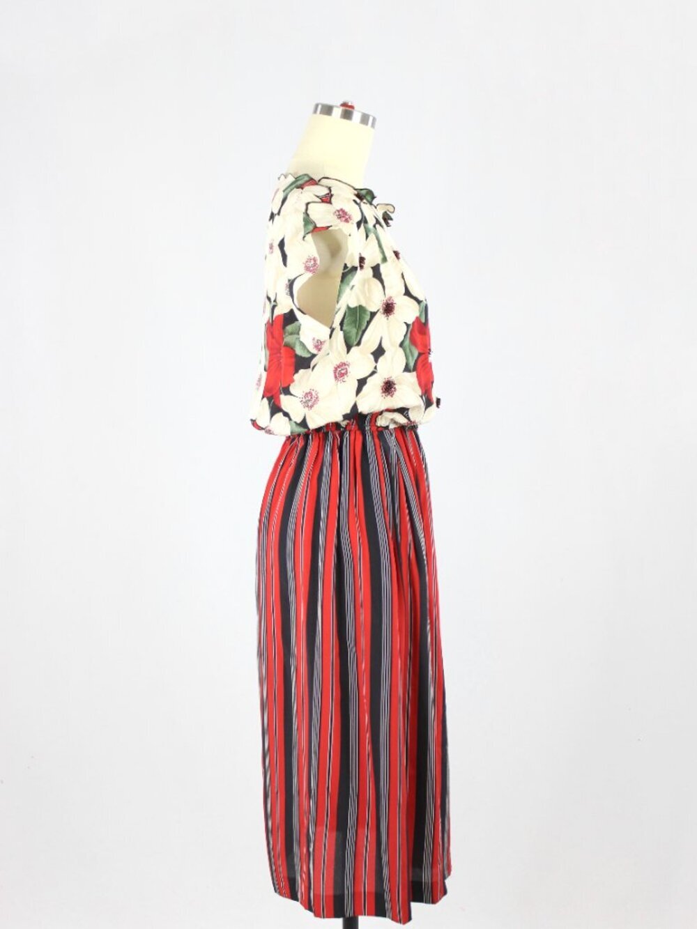 Vintage 80's MIMMINA Ivory Red Floral Striped Beaded Silk Crepe Dress, Size S - Picture 2 of 15
